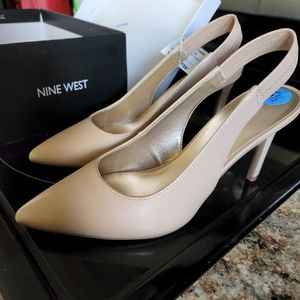 Nine West, size 6 1/2, cream, heels